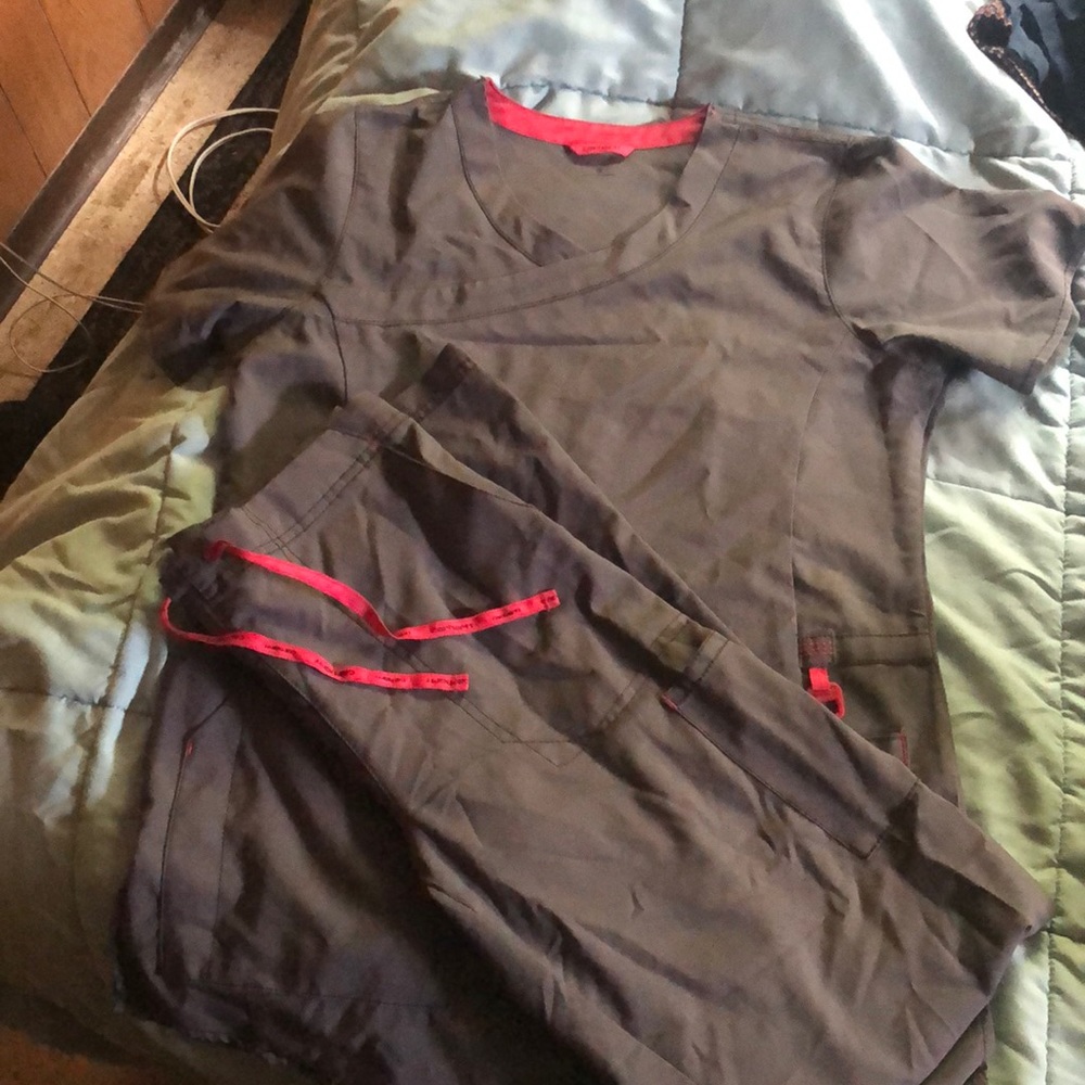 Grey carhartt scrub set